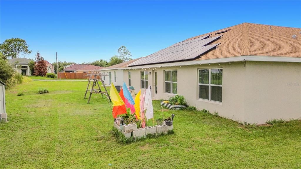 For Sale: $260,000 (4 beds, 2 baths, 1755 Square Feet)