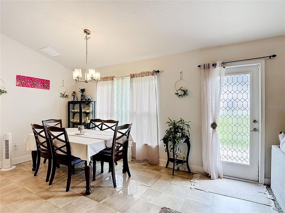 For Sale: $260,000 (4 beds, 2 baths, 1755 Square Feet)
