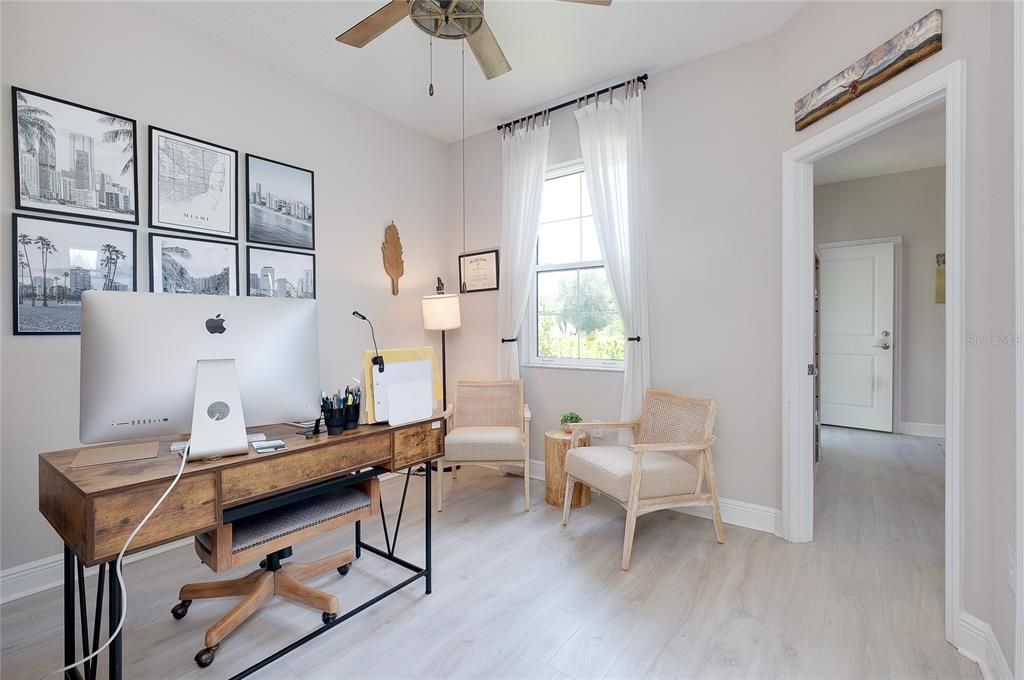 En Venta: $719,000 (4 camas, 4 baños, 2385 Pies cuadrados)