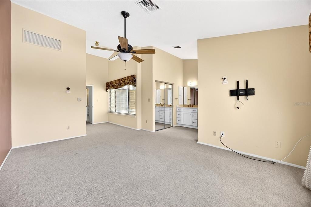 For Sale: $254,900 (2 beds, 2 baths, 1488 Square Feet)