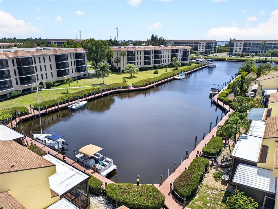 For Sale: $254,900 (2 beds, 2 baths, 1488 Square Feet)
