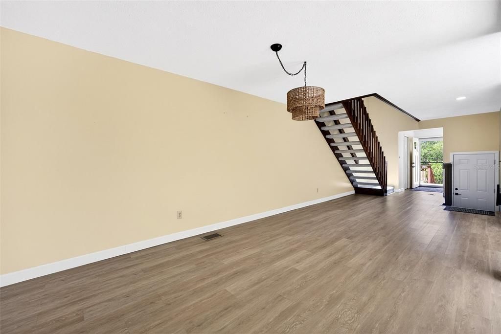 For Sale: $254,900 (2 beds, 2 baths, 1488 Square Feet)