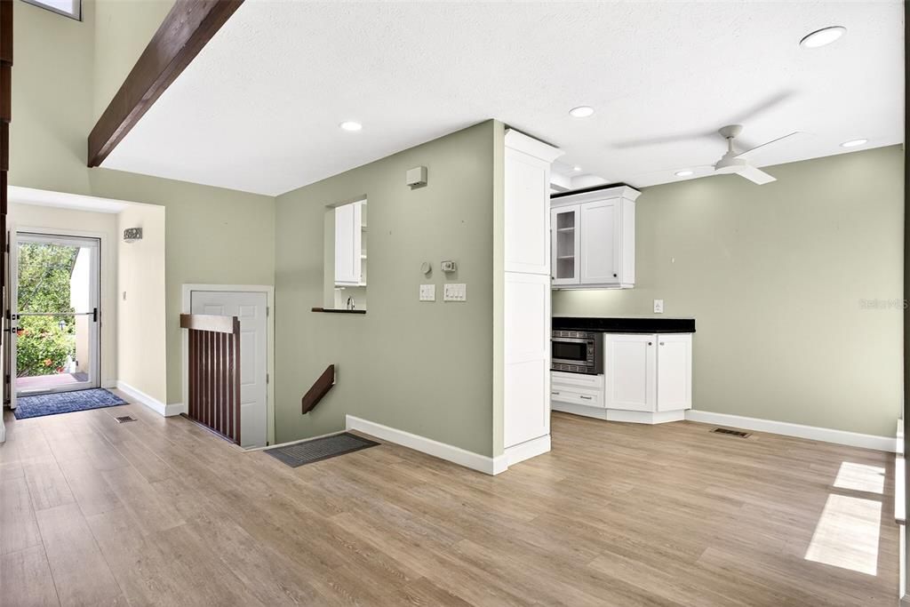 For Sale: $254,900 (2 beds, 2 baths, 1488 Square Feet)