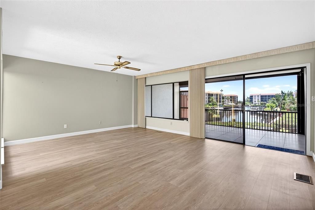 For Sale: $254,900 (2 beds, 2 baths, 1488 Square Feet)