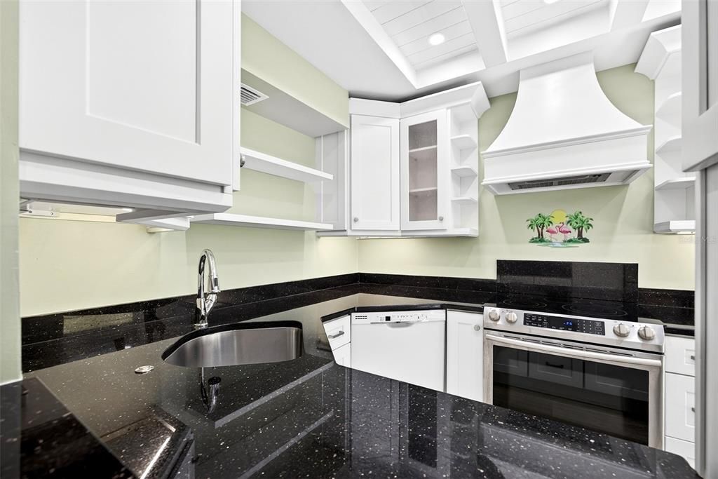 For Sale: $254,900 (2 beds, 2 baths, 1488 Square Feet)