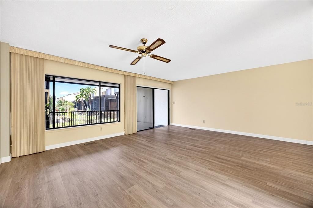 For Sale: $254,900 (2 beds, 2 baths, 1488 Square Feet)
