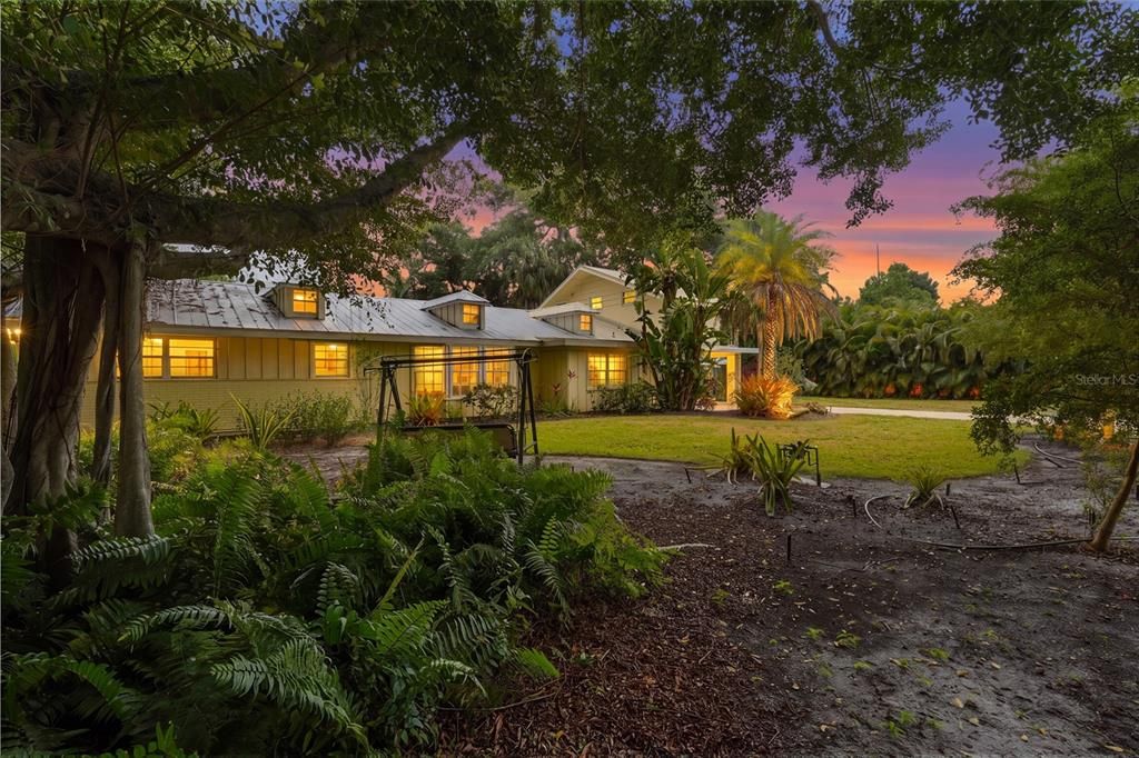 For Sale: $1,450,000 (4 beds, 3 baths, 2421 Square Feet)