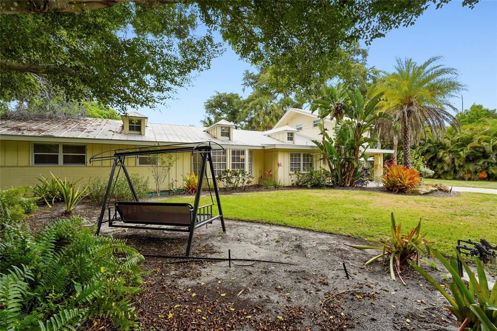 For Sale: $1,450,000 (4 beds, 3 baths, 2421 Square Feet)