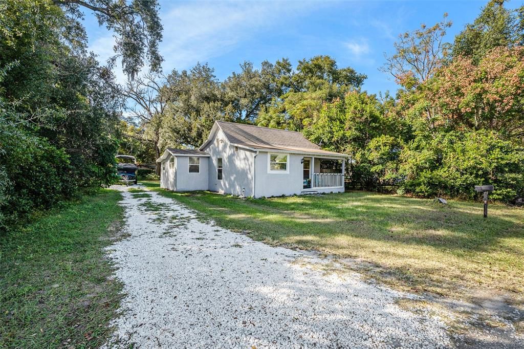 For Sale: $265,000 (3 beds, 2 baths, 1064 Square Feet)