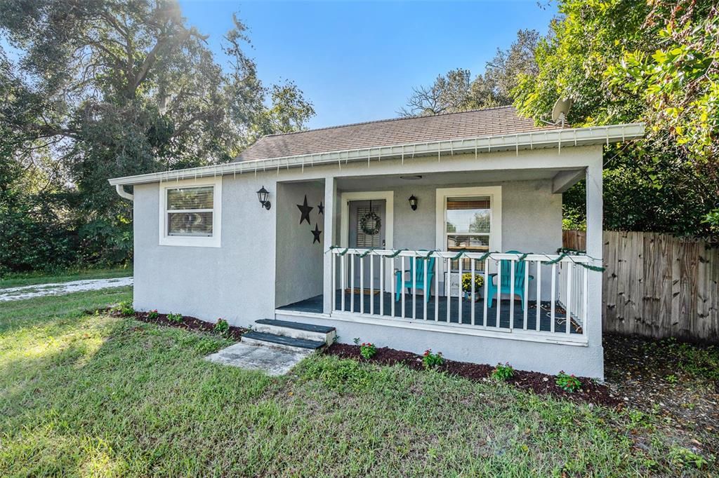 For Sale: $265,000 (3 beds, 2 baths, 1064 Square Feet)