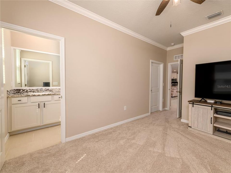 For Sale: $414,900 (4 beds, 3 baths, 2528 Square Feet)