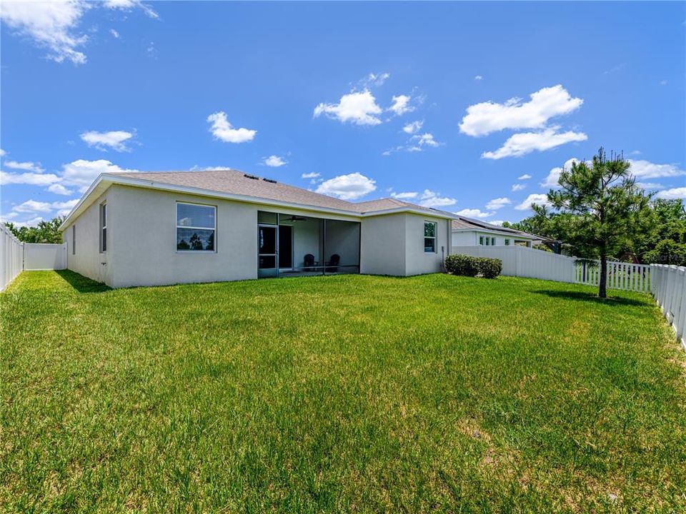 For Sale: $414,900 (4 beds, 3 baths, 2528 Square Feet)