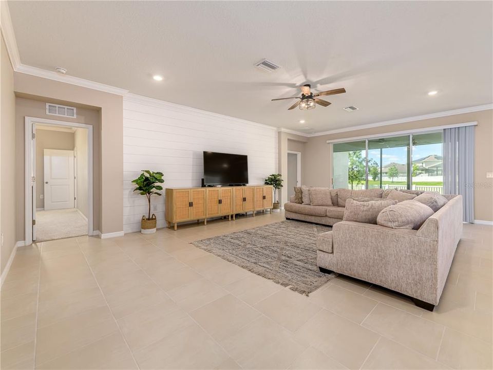 For Sale: $414,900 (4 beds, 3 baths, 2528 Square Feet)