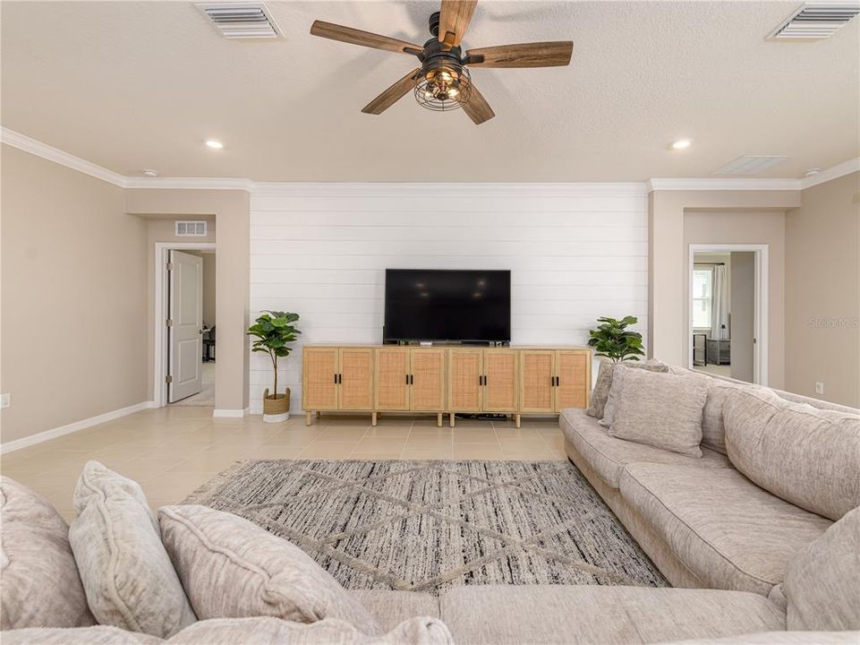 For Sale: $414,900 (4 beds, 3 baths, 2528 Square Feet)