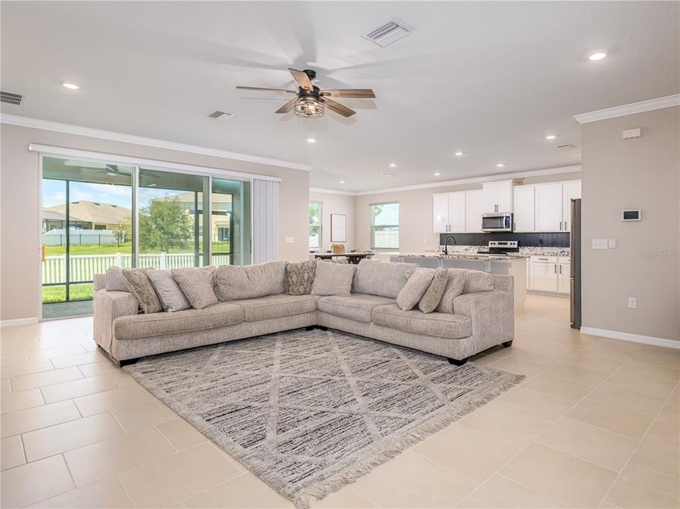 For Sale: $414,900 (4 beds, 3 baths, 2528 Square Feet)