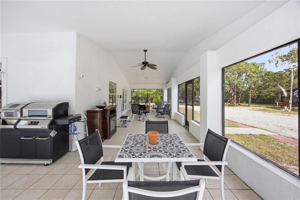 For Sale: $500,000 (2 beds, 3 baths, 1596 Square Feet)