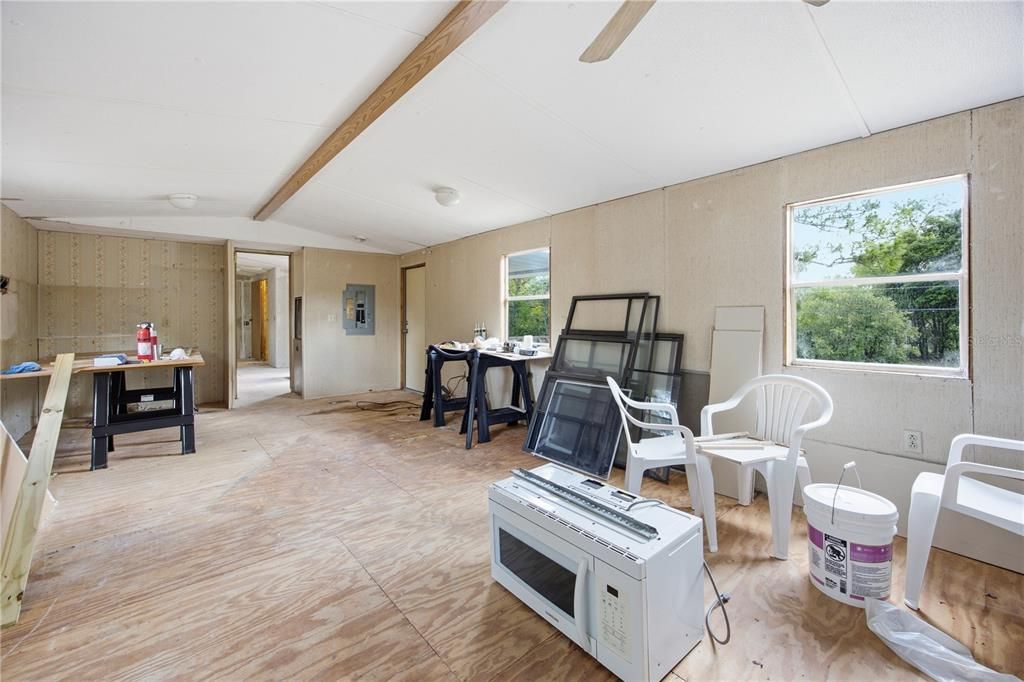 For Sale: $500,000 (2 beds, 3 baths, 1596 Square Feet)
