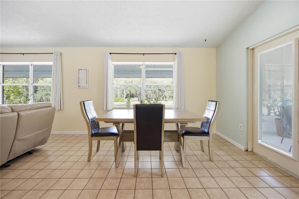 For Sale: $500,000 (2 beds, 3 baths, 1596 Square Feet)