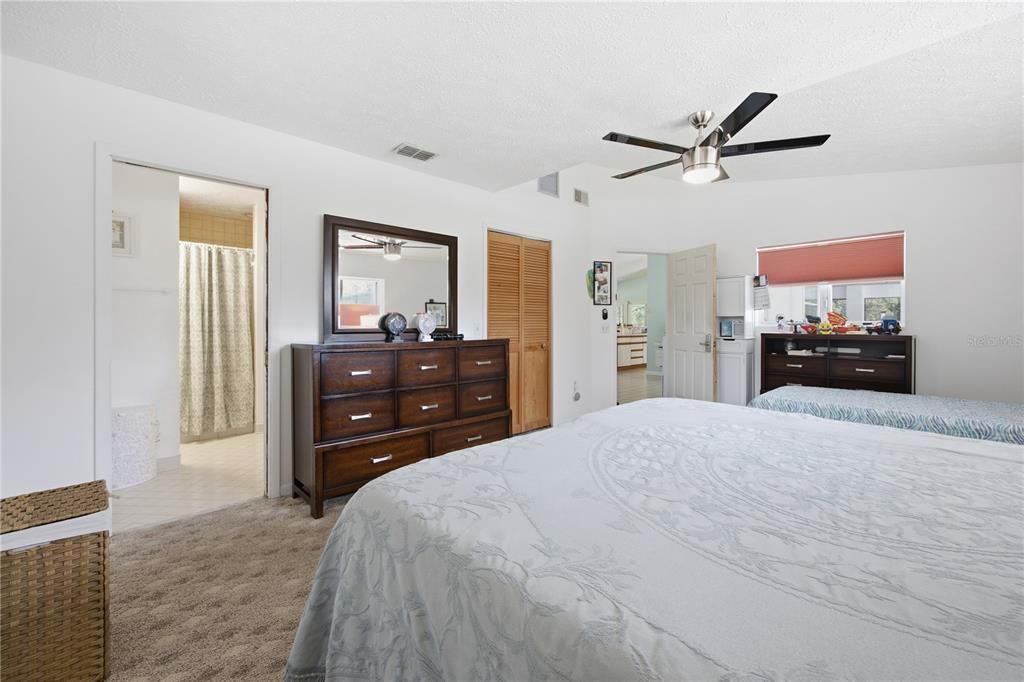 For Sale: $500,000 (2 beds, 3 baths, 1596 Square Feet)