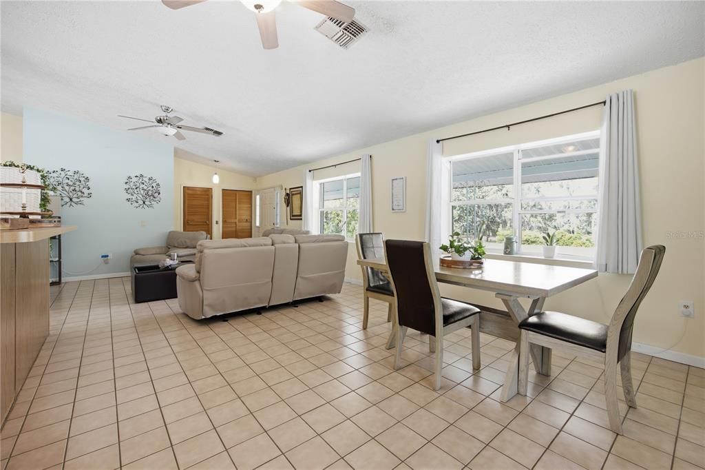 For Sale: $500,000 (2 beds, 3 baths, 1596 Square Feet)