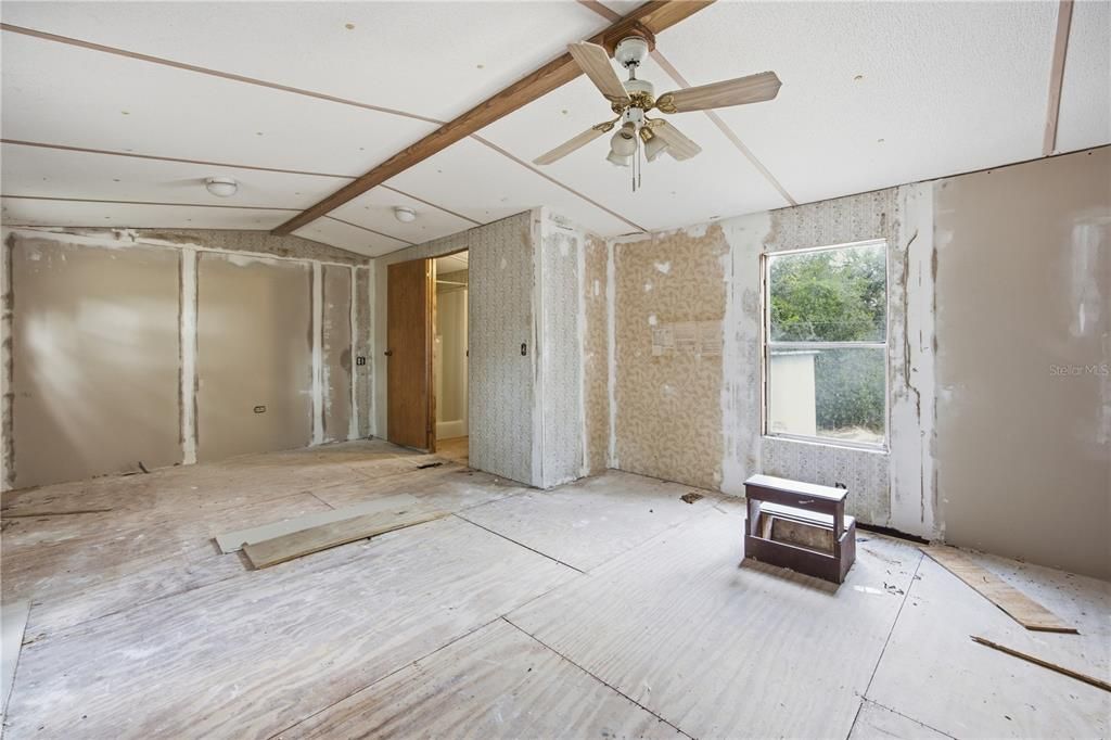 For Sale: $500,000 (2 beds, 3 baths, 1596 Square Feet)