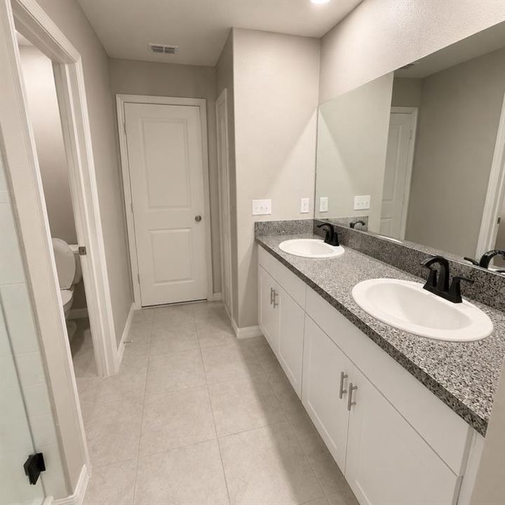 На продажу: $399,000 (4 спален, 2 ванн, 2635 Квадратных фут)