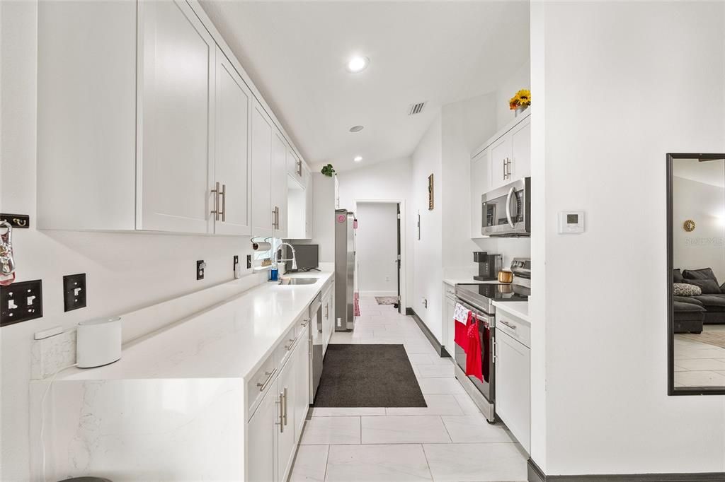 For Sale: $255,000 (3 beds, 2 baths, 1140 Square Feet)