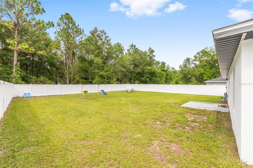 For Sale: $255,000 (3 beds, 2 baths, 1140 Square Feet)