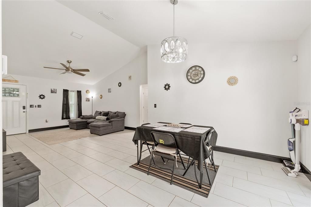 For Sale: $255,000 (3 beds, 2 baths, 1140 Square Feet)