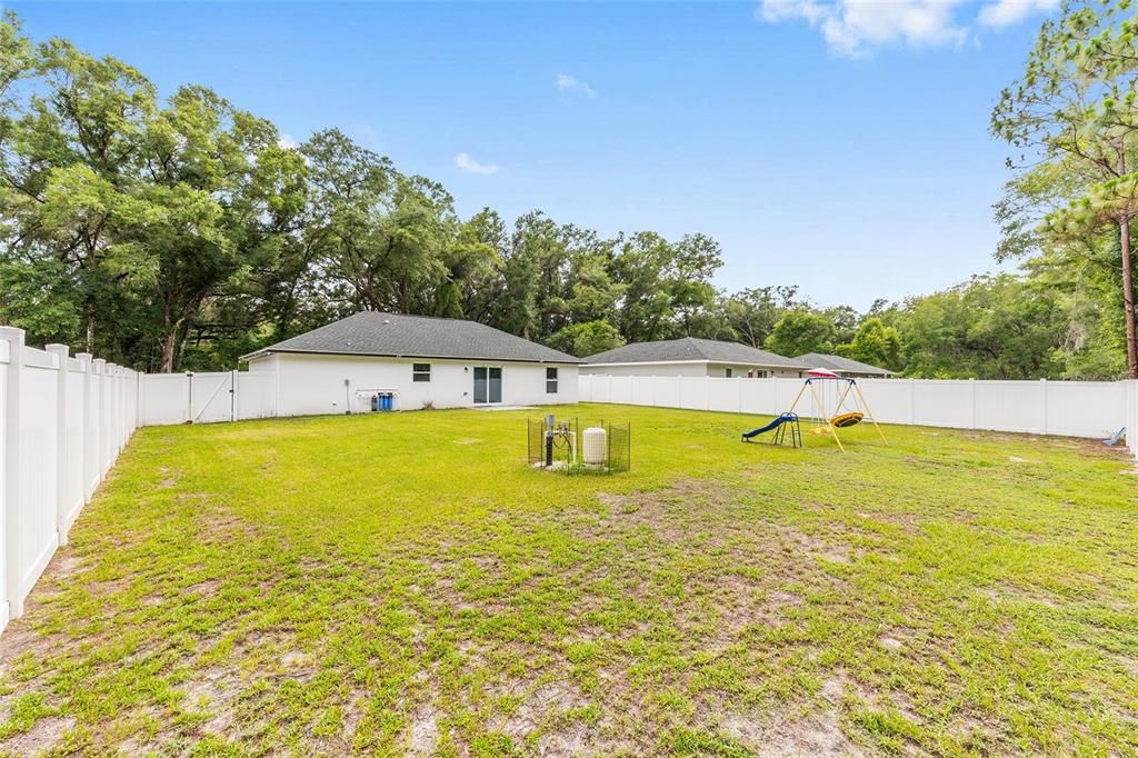 For Sale: $255,000 (3 beds, 2 baths, 1140 Square Feet)