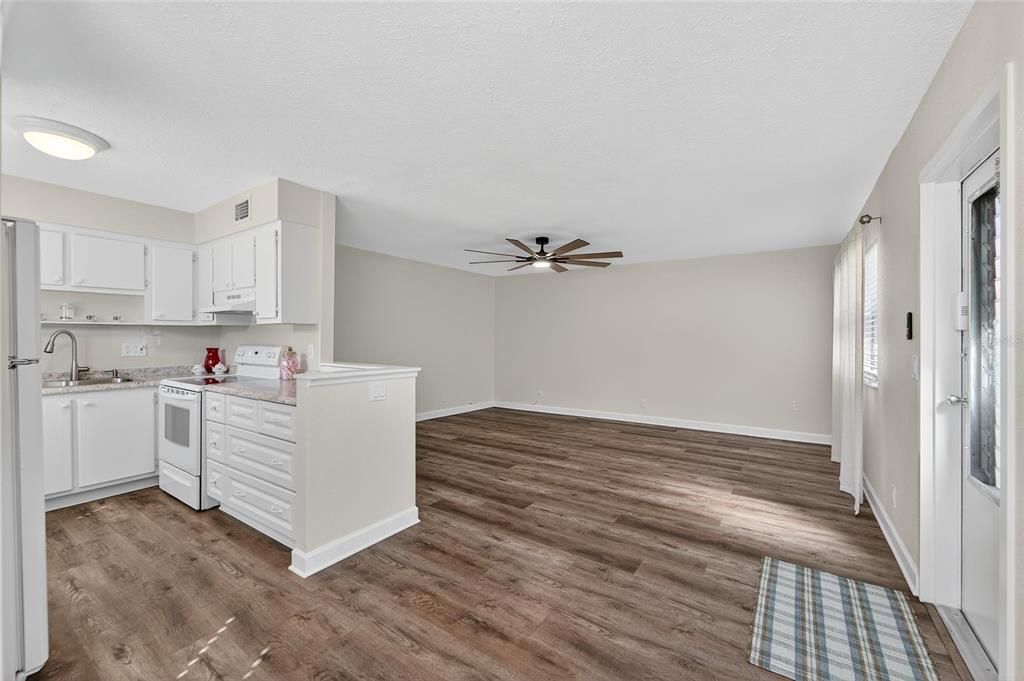 For Rent: $1,800 (2 beds, 2 baths, 1104 Square Feet)