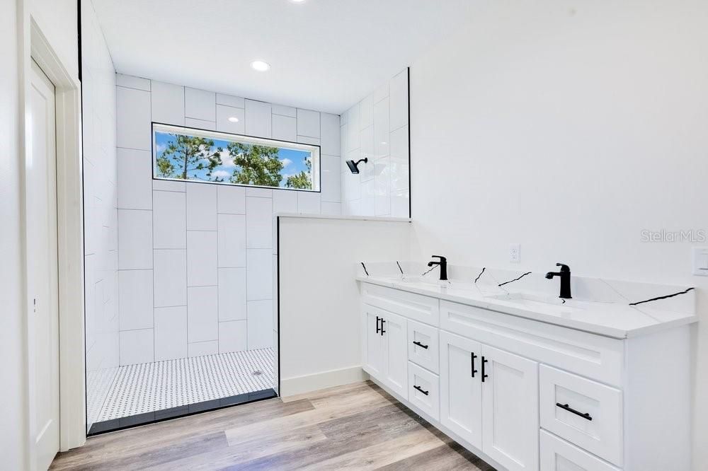 For Sale: $549,000 (4 beds, 3 baths, 2065 Square Feet)