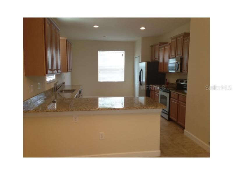 For Rent: $2,195 (3 beds, 2 baths, 1670 Square Feet)