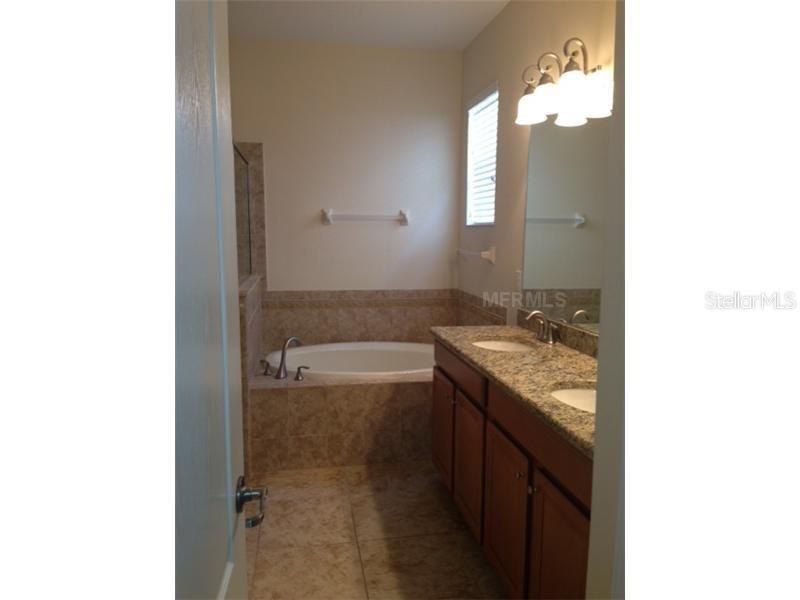 For Rent: $2,195 (3 beds, 2 baths, 1670 Square Feet)