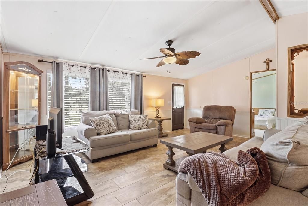 Activo con contrato: $189,000 (3 camas, 2 baños, 1104 Pies cuadrados)