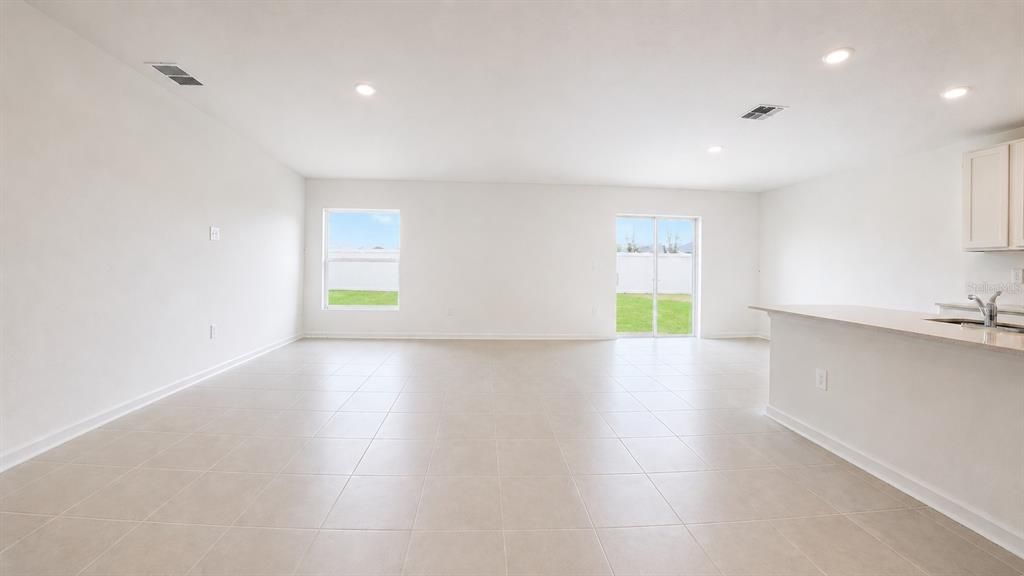 En Renta: $2,300 (4 camas, 2 baños, 1824 Pies cuadrados)