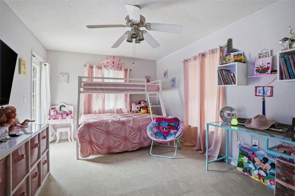 En Venta: $305,000 (3 camas, 2 baños, 1736 Pies cuadrados)