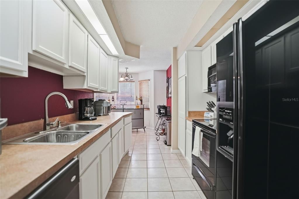 En Venta: $305,000 (3 camas, 2 baños, 1736 Pies cuadrados)