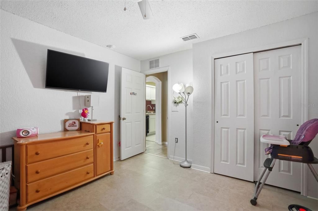 En Venta: $305,000 (3 camas, 2 baños, 1736 Pies cuadrados)