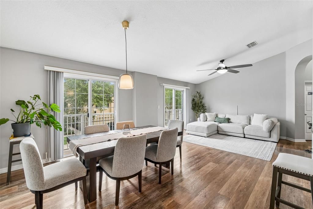 En Venta: $220,000 (2 camas, 2 baños, 1298 Pies cuadrados)