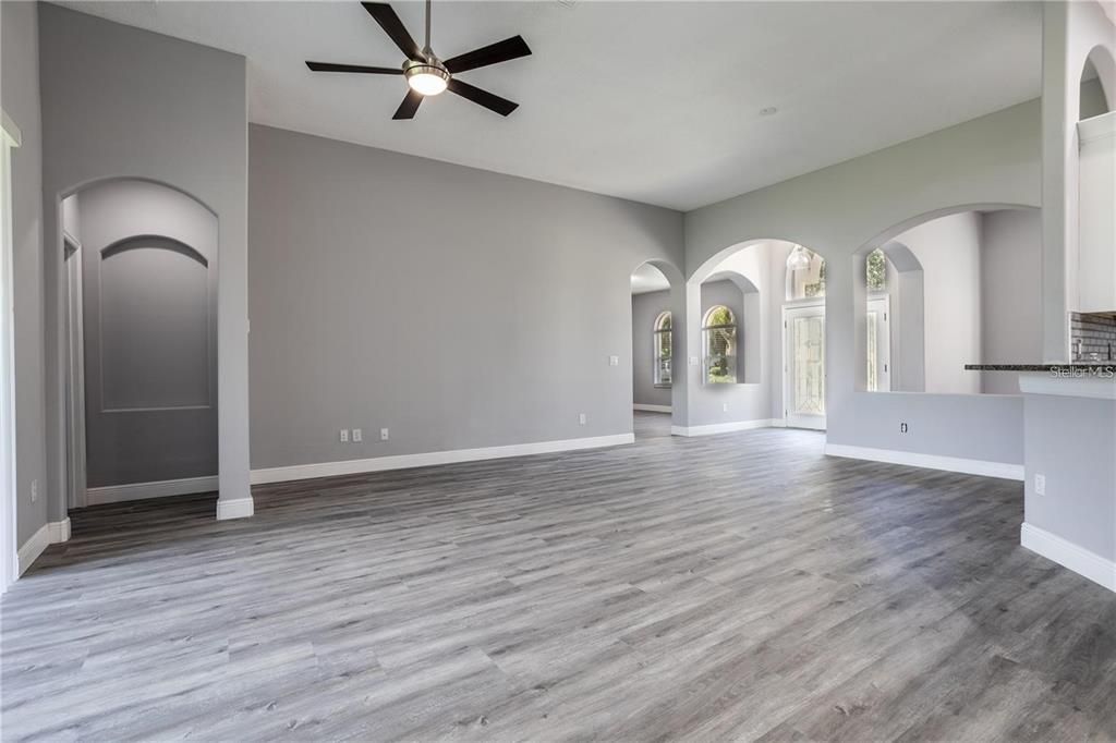 For Sale: $569,000 (4 beds, 3 baths, 2604 Square Feet)