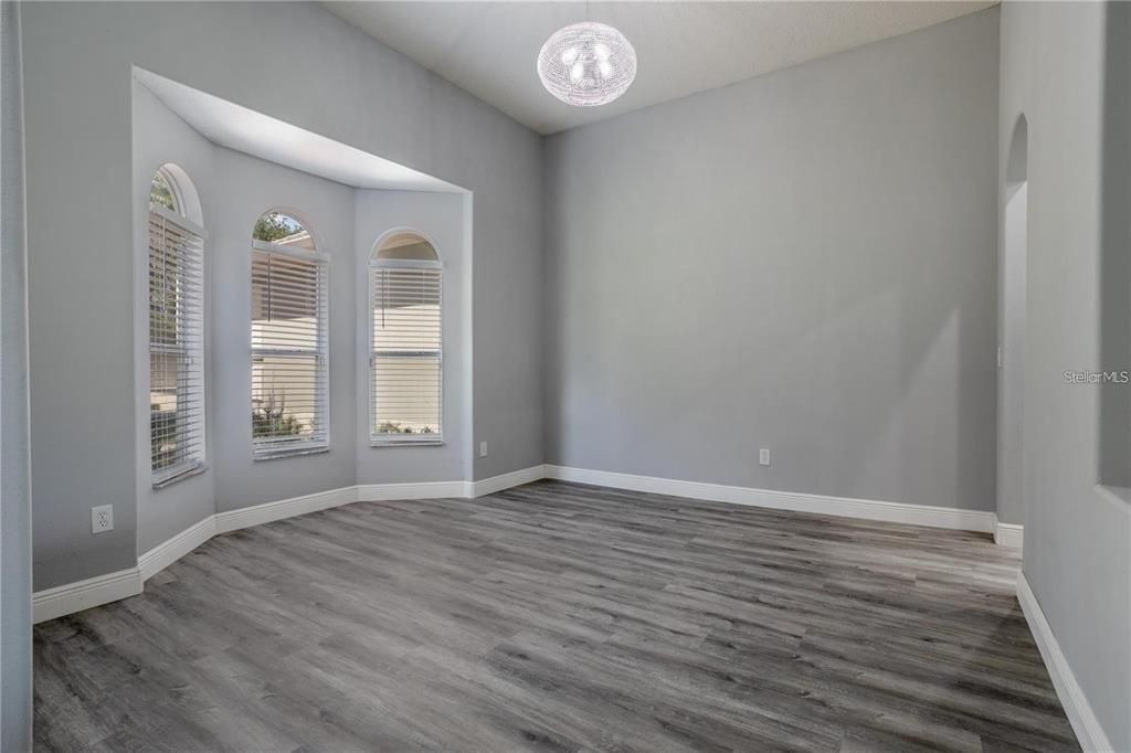 For Sale: $569,000 (4 beds, 3 baths, 2604 Square Feet)