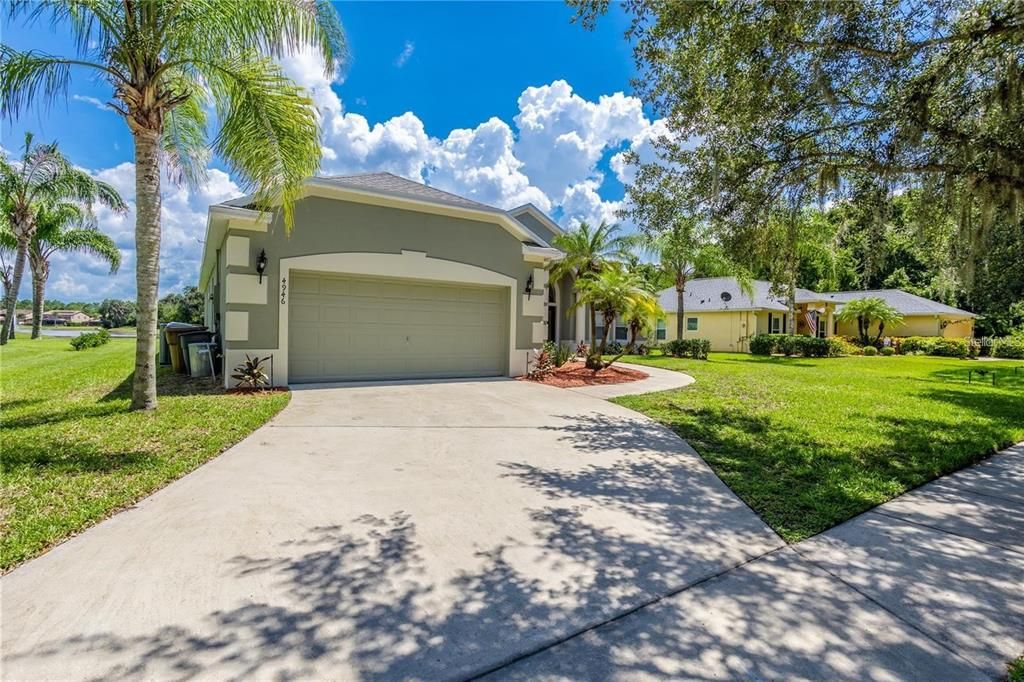 For Sale: $569,000 (4 beds, 3 baths, 2604 Square Feet)