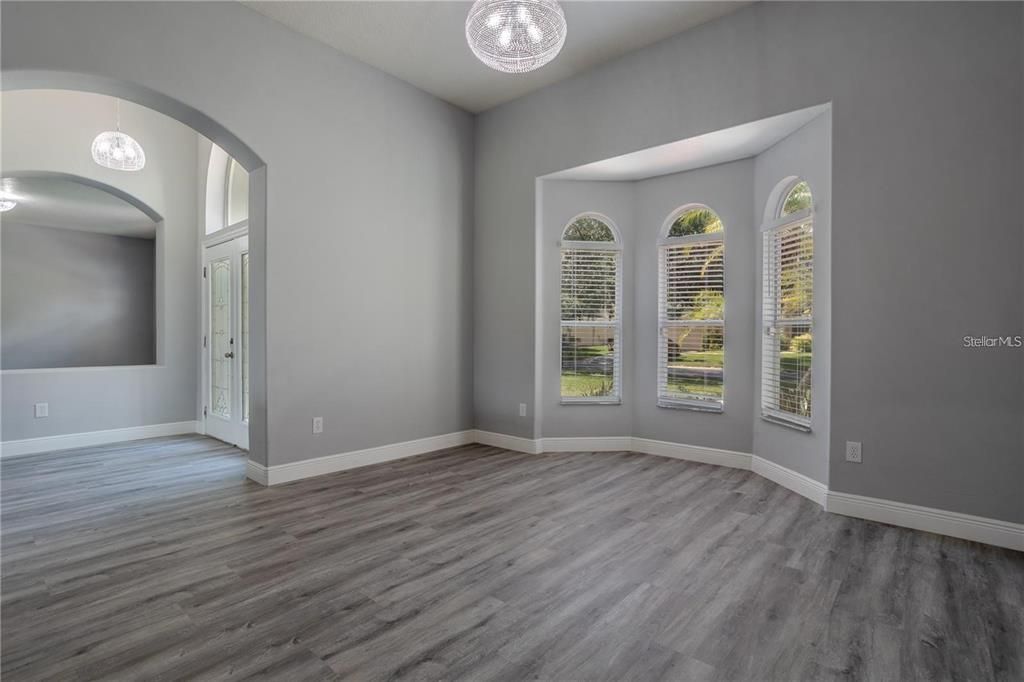 For Sale: $569,000 (4 beds, 3 baths, 2604 Square Feet)