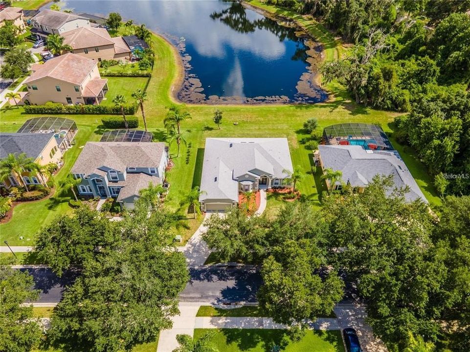 For Sale: $569,000 (4 beds, 3 baths, 2604 Square Feet)