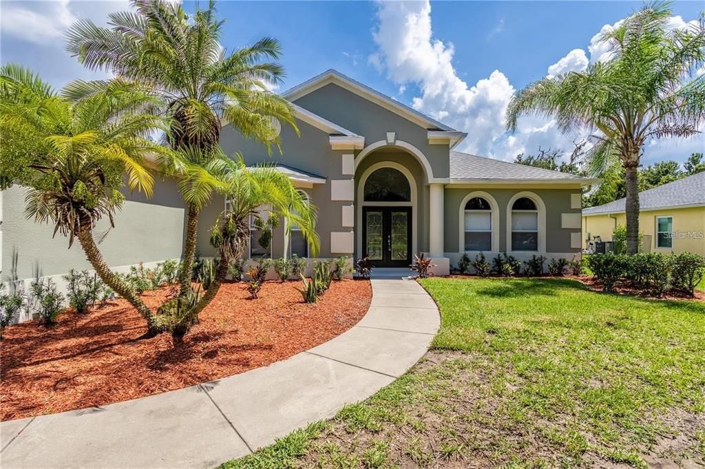 For Sale: $569,000 (4 beds, 3 baths, 2604 Square Feet)