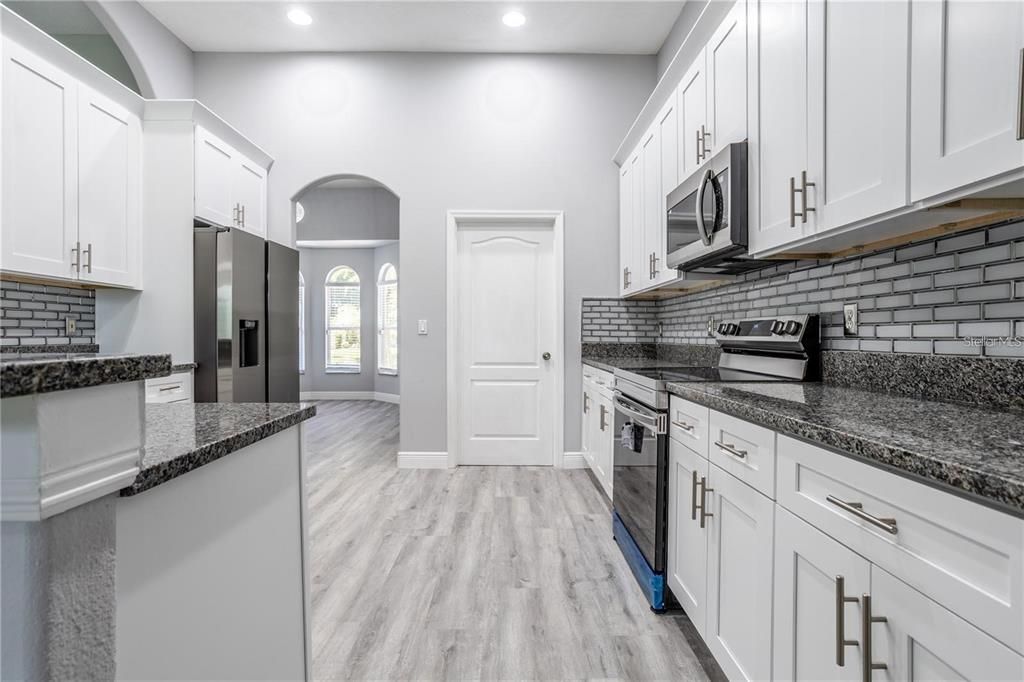 For Sale: $569,000 (4 beds, 3 baths, 2604 Square Feet)
