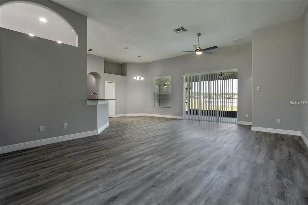 For Sale: $569,000 (4 beds, 3 baths, 2604 Square Feet)