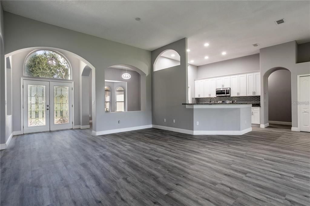 For Sale: $569,000 (4 beds, 3 baths, 2604 Square Feet)