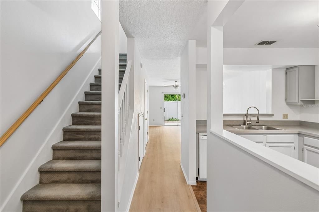 En Venta: $215,000 (2 camas, 2 baños, 1056 Pies cuadrados)